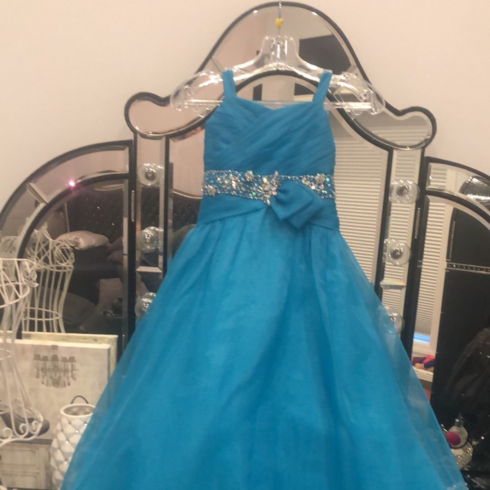 Tiffany Designs Pageant Turquoise dress girls size 6.Worn once